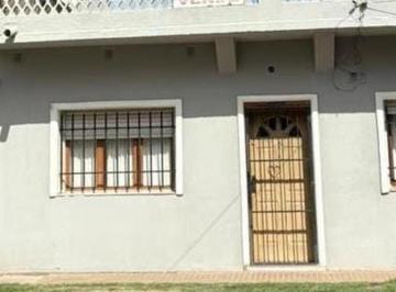 Casa · 90m² · 4 Ambientes · 1 Cochera · Jma. Hermosa Casa en Hurlingham a Pocas Cuadras de Km 18