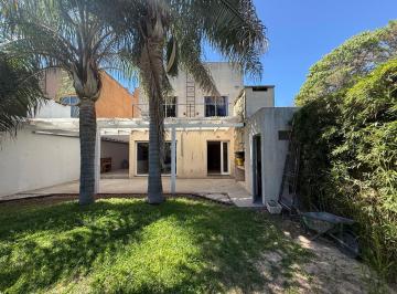 Casa · 146m² · 5 Ambientes · 4 Cocheras · Casa Venta, Barrio Aldea Fisherton, Tres Dorm., Pileta, Parrilla, Quincho
