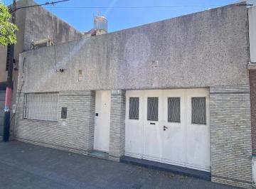 Casa · 90m² · 3 Ambientes · Venta Casa Dos Dorm. Más Comodín y Patio.