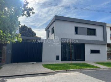 Casa · 131m² · 4 Ambientes · 1 Cochera · Casa 4 Ambientes Cochera Parrilla San Antonio de Padua