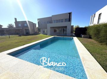 Casa · 205m² · 5 Ambientes · 2 Cocheras · Casa en Venta en El Cantón Norte, Escobar, G. B. a. Zona Norte