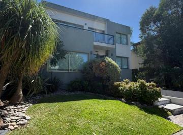 Casa · 400m² · 5 Ambientes · 3 Cocheras · Casa 5 Ambientes en 2 Plantas con Pileta en Venta - Barrio Cerrado Dorrego