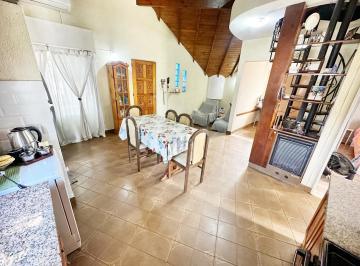 Casa · 120m² · 4 Ambientes · 2 Cocheras · Casa con Departamento en Monte Grande