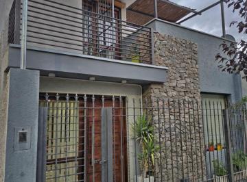 Casa de 6 ambientes, Tunuyán · Casa con 119 m² en Venta con 2 Dorm. en Tunuyán