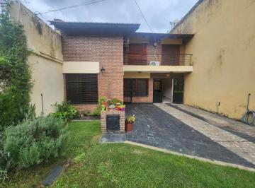 Casa de 7 ambientes, Rosario · Casa 4 Dorm. con Pileta, Jardín y Cochera - Apto Credito - Financiacion | 206 m² | Av Perón 330