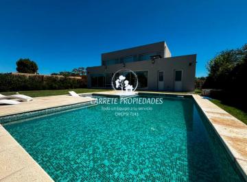 Casa de 5 ambientes, Pilar · Casa en Venta de 5 Ambientes y Pileta. Barrio Santa Guadalupe. Pilar del Este.