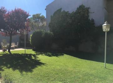 Casa · 270m² · 5 Dormitorios · 2 Cocheras · Alquiler Casa en Elordi 1000