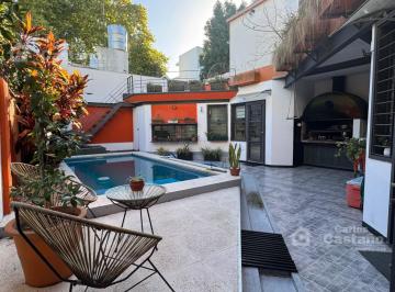 Casa · 250m² · 7 Ambientes · 1 Cochera · Solida Casa de 250 m² Cub. Impecable Estado a 3 Cuadras de Av Maipú.