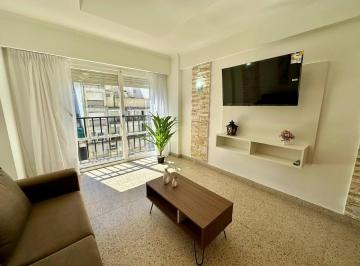Departamento · 49m² · 2 Ambientes · Departamento en Venta - 2 Ambientes con Dependencia - Reciclado - Vista Lateral Al Mar y Plaza Colon