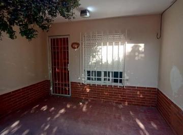 Casa · 133m² · 4 Ambientes · 1 Cochera · Casa en Venta - Sargento Cabral