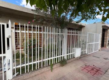 Casa de 4 ambientes, Godoy Cruz · Alquiler Casa en Godoy Cruz