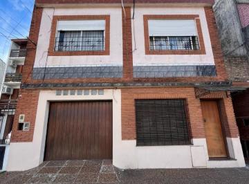 Casa · 180m² · 4 Ambientes · 1 Cochera · Casa PH en Venta Condarco 157 Wilde
