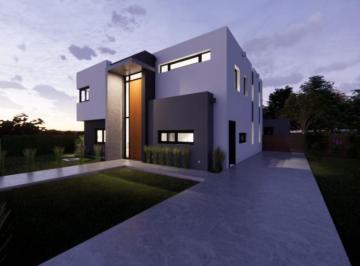 Casa · 187m² · 4 Ambientes · 2 Cocheras · Venta Casa en Puertos del Lago - Vista a La Reserva