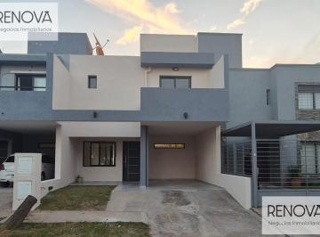 Casa · 163m² · 7 Ambientes · 1 Cochera · Hermoso Dúplex en Valle Escondido!