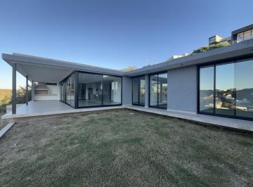 Casa · 280m² · 3 Ambientes · 2 Cocheras · ¡Venta! Casa en La Cuesta - 3 Dorm. ¡Toda en Una Planta!