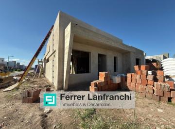 Casa · 95m² · 4 Ambientes · 2 Cocheras · Casa en Venta Docta Etapa 2 Malagueño