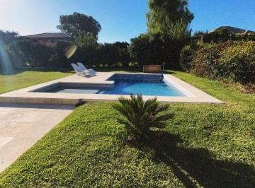 Casa · 260m² · 5 Ambientes · 4 Cocheras · Venta Casa en Haras Santa Maria 5 Ambientes