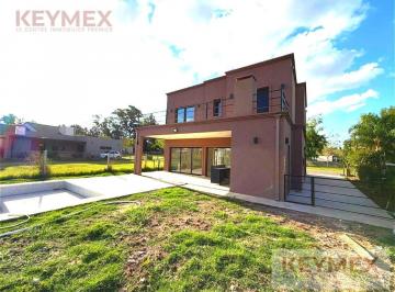 Casa · 190m² · 5 Ambientes · 3 Cocheras · Casa en Venta Santo Tomás 4 Dorm. Lote 550 m Galería Parrilla Jardín Pileta