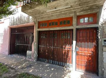 Casa · 200m² · 5 Ambientes · 2 Cocheras · Casa en Venta Campichuelo 6685 Wilde