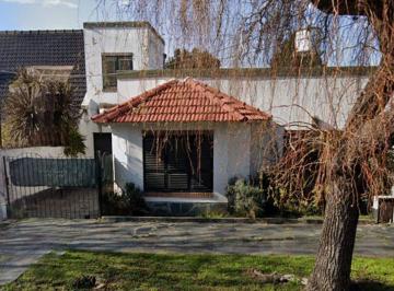 Casa de 4 ambientes, Esteban Echeverría · Casa 3 Habitaciones y Parque en Monte Grande