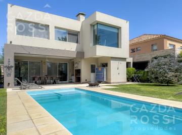 Casa · 190m² · 4 Ambientes · 3 Cocheras · Casa en Brisas de Adrogue