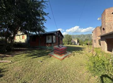 cabaña delante · Complejo de 2 Cabañas en Venta en Bialet Massé con Vista Impactante - Cerca Ruta 38