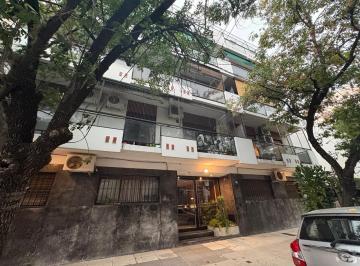 Frente edificio · 2 Ambientes con Patio con Cerramiento y Circulación Integral
