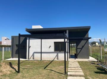 Casa · 92m² · 5 Ambientes · 1 Cochera · Casa en Villa Juana - Alta Gracia C/ Escritura - Apta Crédito