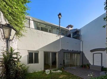 Casa · 210m² · 4 Ambientes · 1 Cochera · Venta | Permuta - Casa Al Frente de 3 Dorm., Cochera y Jardín - Echesortu. Apta Crédito.