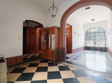 Casa · 266m² · 7 Ambientes · 2 Cocheras · Casa en Venta de 7 Ambientes con Pileta en Exclusiva Zona de Villa Pueyrredon