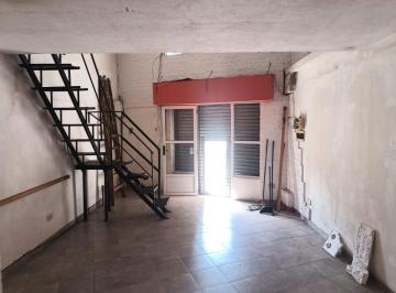Local comercial , Avellaneda · Local en Sargento Cabral Grande