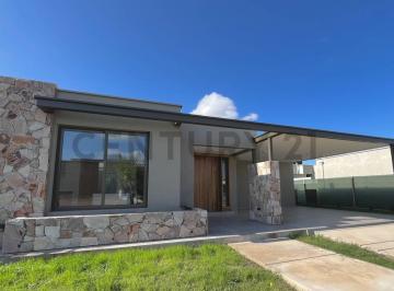Casa · 223m² · 8 Ambientes · Casa en Venta en Barrio Privado Gran Boedo