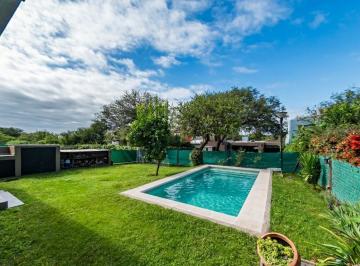 Foto · Casa. 3 Dorm. 2 Baños. Patio. Pileta. B Villa Catalina