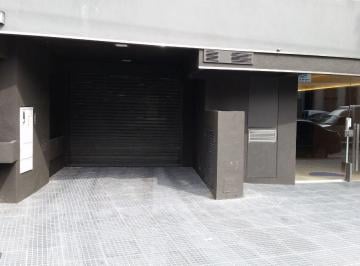 Garage , Parque Patricios · Cochera en Venta Sobre Pb en Parque Patricios Acceso Persiana Electrica. Oportunidad!