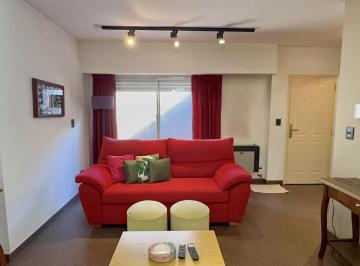 Casa · 141m² · 3 Ambientes · 3 Cocheras · Hermoso Chalet en Castelar Norte