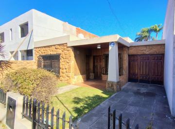 Casa · 100m² · 3 Ambientes · 1 Cochera · Casa en Venta Lote Propio