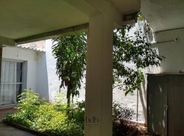 Casa · 170m² · 6 Ambientes · Venta de Casa Apto Comercial en Alta Córdoba con 4 Dorm. y Patio
