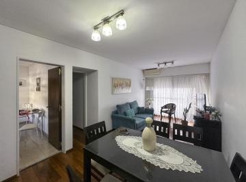 Departamento · 63m² · 3 Ambientes · Departamento de 2 Dorm. con Cocina Separada y Balcón Al Frente