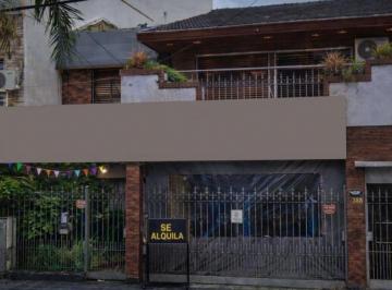 Local comercial · 250m² · 2 Cocheras · Local a La Calle en Alquiler en Lomas del Mirador