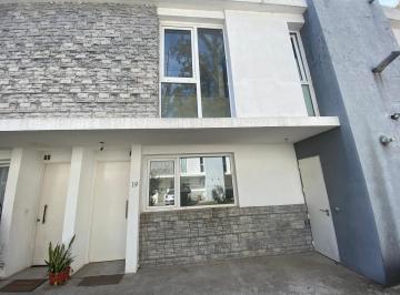 Casa · 140m² · 4 Ambientes · 1 Cochera · Casa en Alquiler 4 Ambientes en Condominio Tres Robles - Pilar