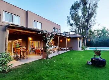 Casa · 300m² · 4 Ambientes · 1 Cochera · Casa Chalet en Venta en La Comarca, General Pacheco, Tigre