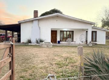 Casa · 100m² · 4 Ambientes · 1 Cochera · Casa en Venta a 150 m del Lago | San Javier del Lago