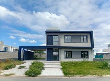 Casa de 4 ambientes, Córdoba · Prados de Manantiales - Casa a Estrenar con Gran Terreno