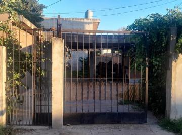 Casa · 300m² · 2 Ambientes · 1 Cochera · Casa - Berazategui