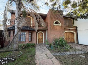 Casa · 720m² · 4 Ambientes · 4 Cocheras · Venta Casa 4 Ambientes en Villa Udaondo Ituzaingo Norte