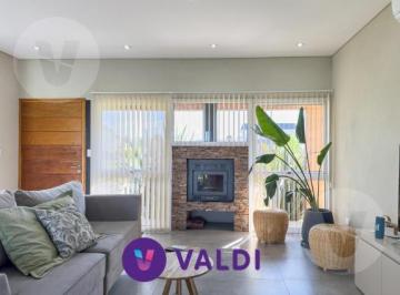 Casa · 136m² · 4 Ambientes · Casa en Venta - Barrio Lagos de Canning