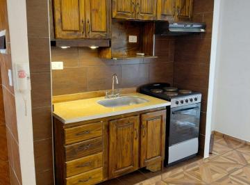 Departamento de 3 ambientes, Hurlingham · Departamento de 65 m² con 2 Dorm. en Alquiler en Villa Tesei