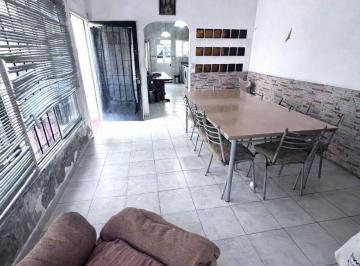 Casa de 7 ambientes, Villa Devoto · Venta Casa Villa Devoto 8,66 X 54 con Cochera / Acepta Propiedad en Parte de Pago