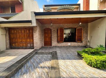 Casa · 468m² · 7 Ambientes · 1 Cochera · Venta Casa Villa Devoto 8,66 X 54 con Cochera Apto Credito / Acepta Propiedad en Parte de Pago