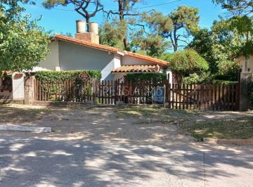 Casa · 97m² · 3 Ambientes · 1 Cochera · Casa PH en Venta con 2 Departamentos - Paseo 115 E/7 y 8 - Villa Gesell
